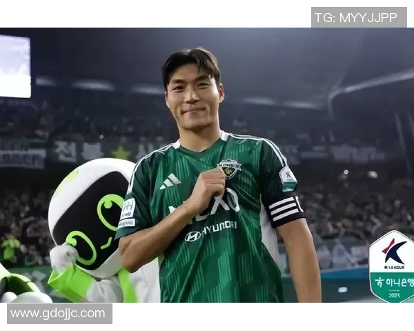 韩国明星足球球星崭露头角：从绿茵场到银幕的多重身份探索